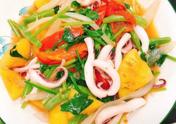 Mực xào cần tây